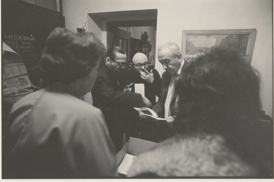 zleva Jiří Valoch, Arnošt Goldflam, Dalibor Chatrný